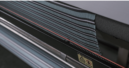 Automatic cloth dropping system