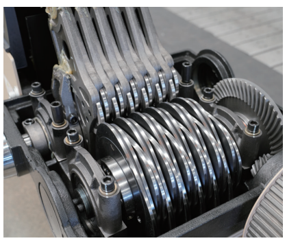 Overall cast box structure machined by Mazak horizontal flexible line
